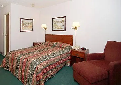 Econo Lodge *