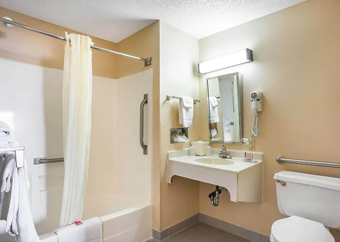 Econo Lodge *