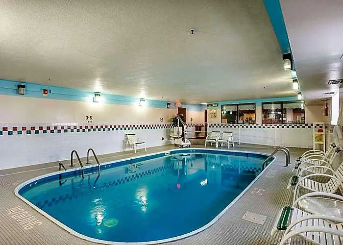 Econo Lodge *