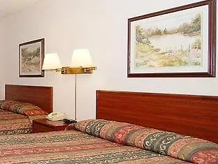 Lodge Econo *
